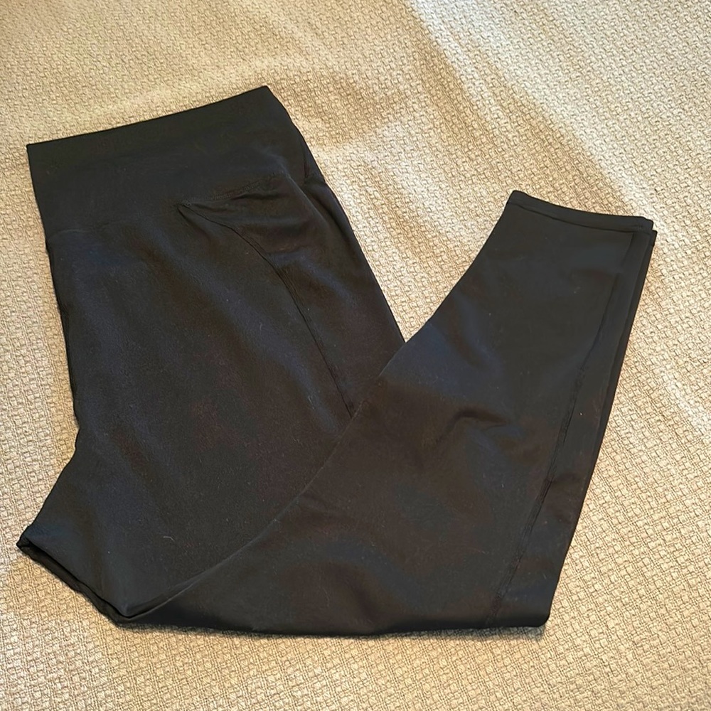 Plain Black Fabletics Crop Legging - 3X